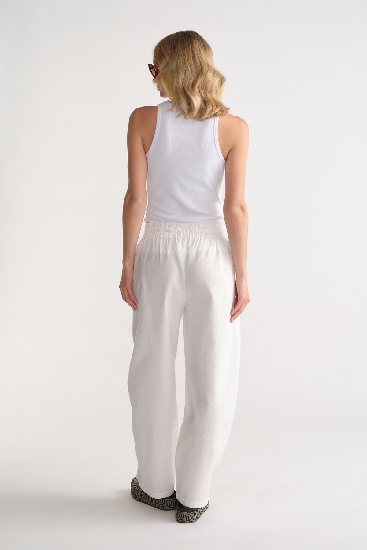 D-Luxe Linen Blend Barrel Pant