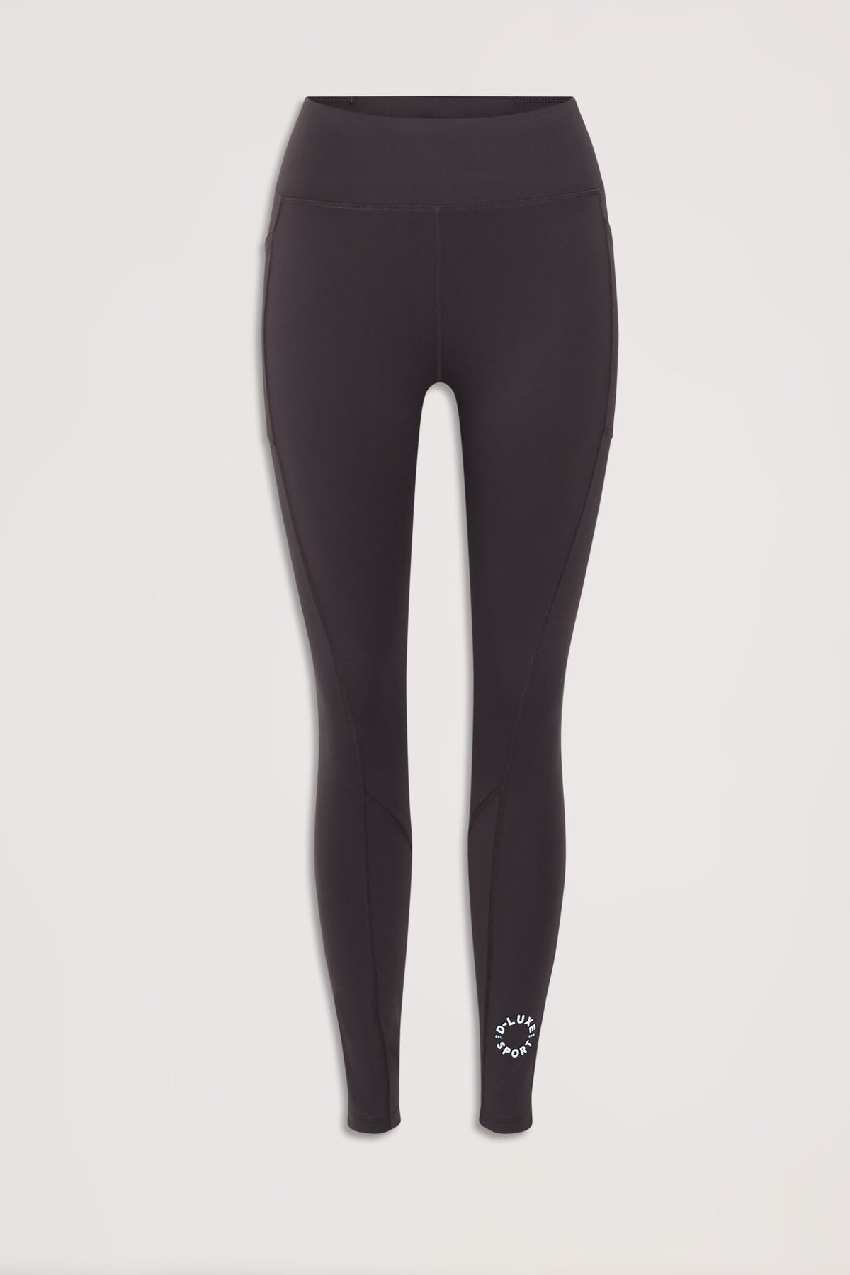 D-Luxe Stamp Legging front view in portrait with signature ankle branding and sleek mid-waisted fit, gallery position 4.