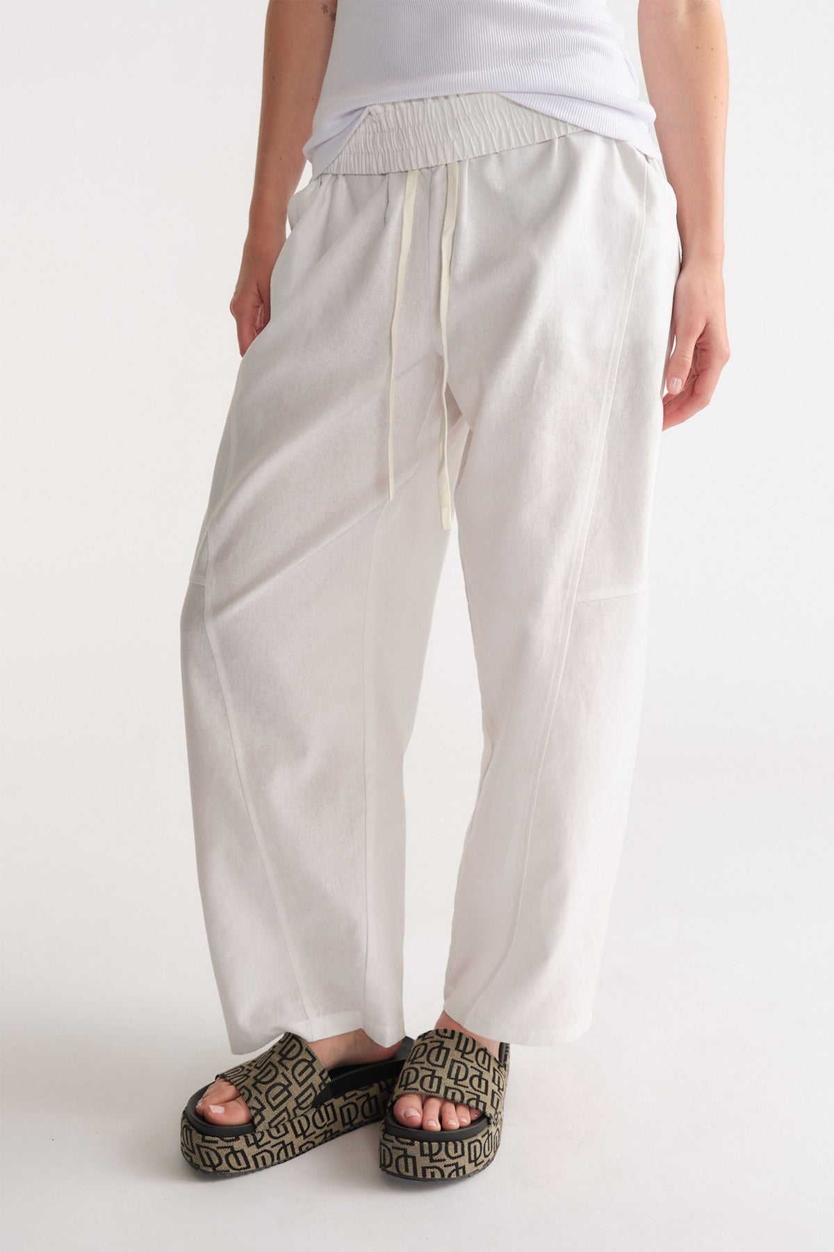 D-Luxe Linen Blend Barrel Pant