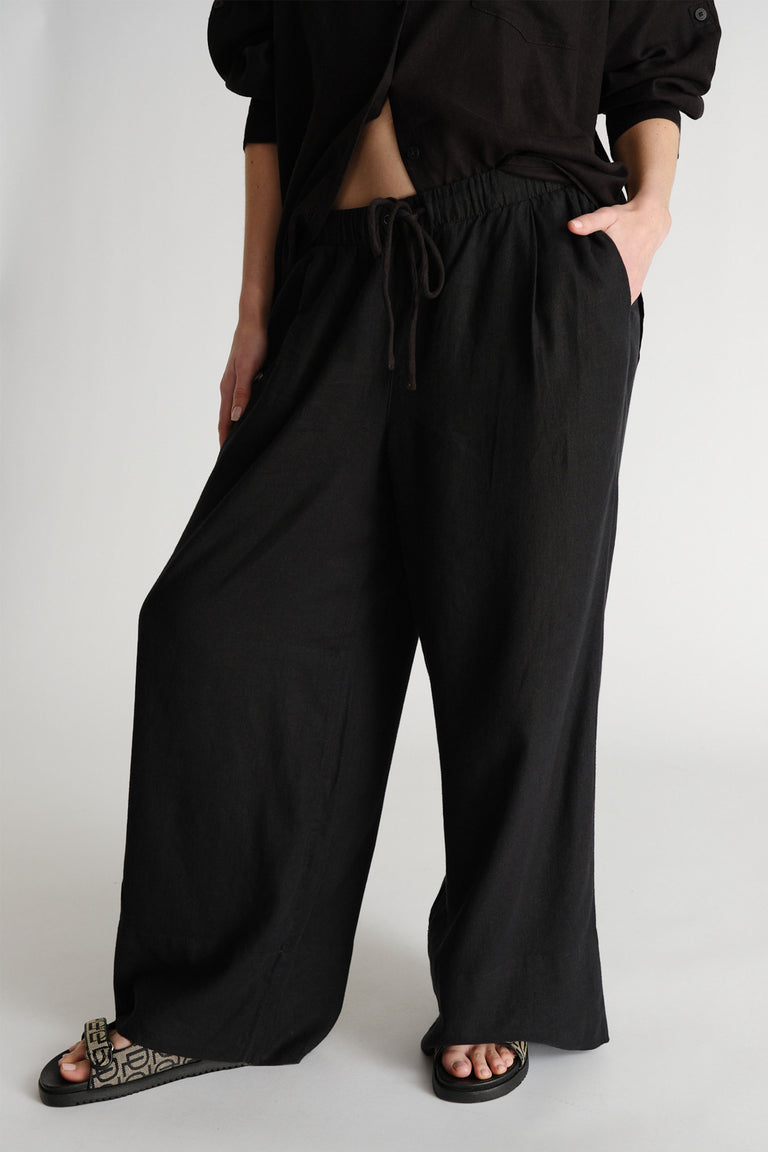D-Luxe Linen Blend Pant in black, gallery position 2, lightweight breathable linen with relaxed fit and drawstring waist.
