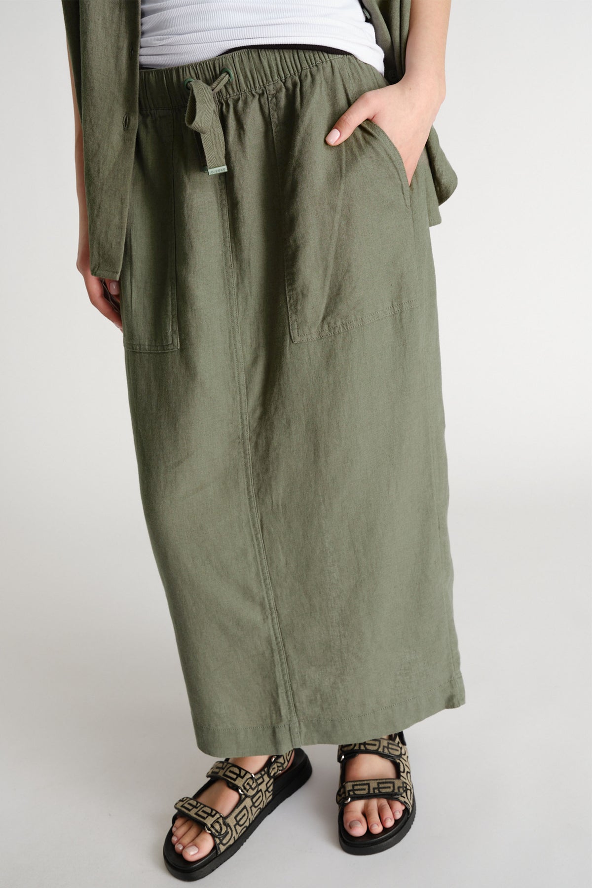 D-Luxe Linen Blend Midi Skirt