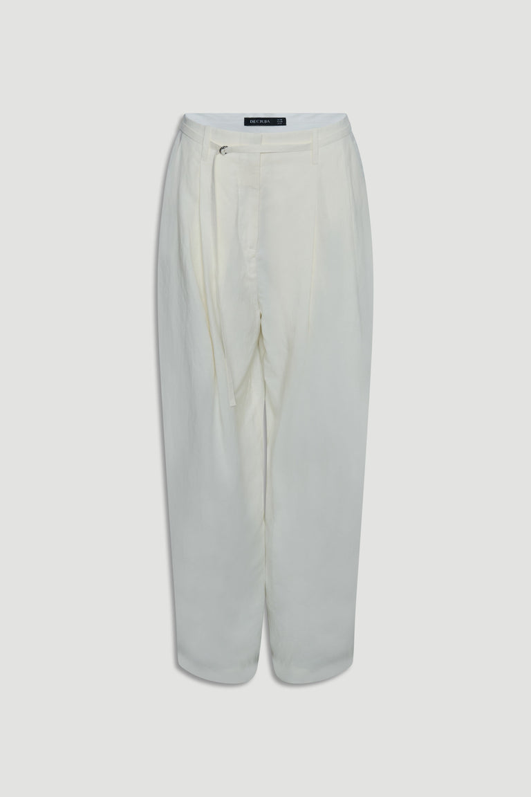 Leah Linen Blend Pant in white, relaxed pleated barrel leg, mid rise, functional side pockets, gallery position 4 portrait view