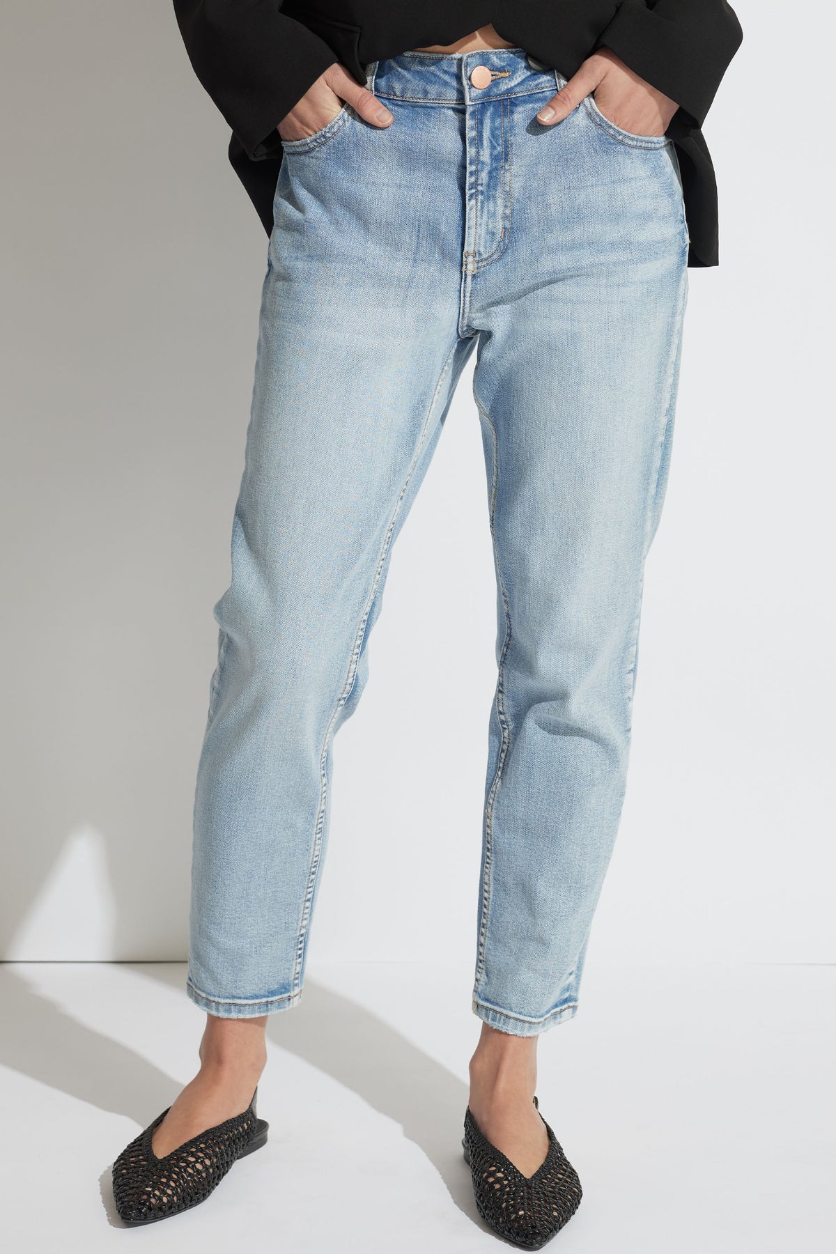 Alexa Girlfriend Jean in light blue denim, cropped slim leg and mid-rise cropped slim fit, gallery position 2 portrait