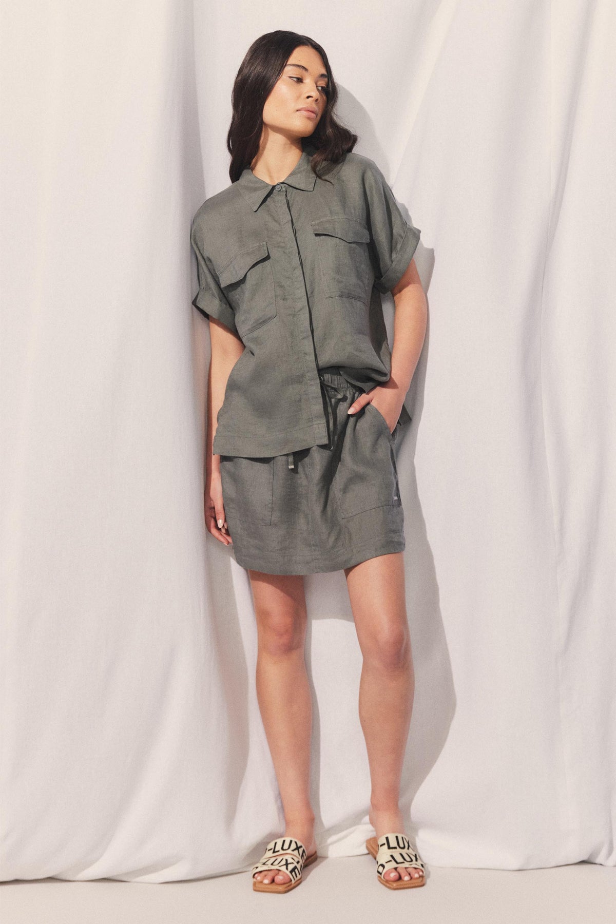 D-Luxe Linen Mini Skirt