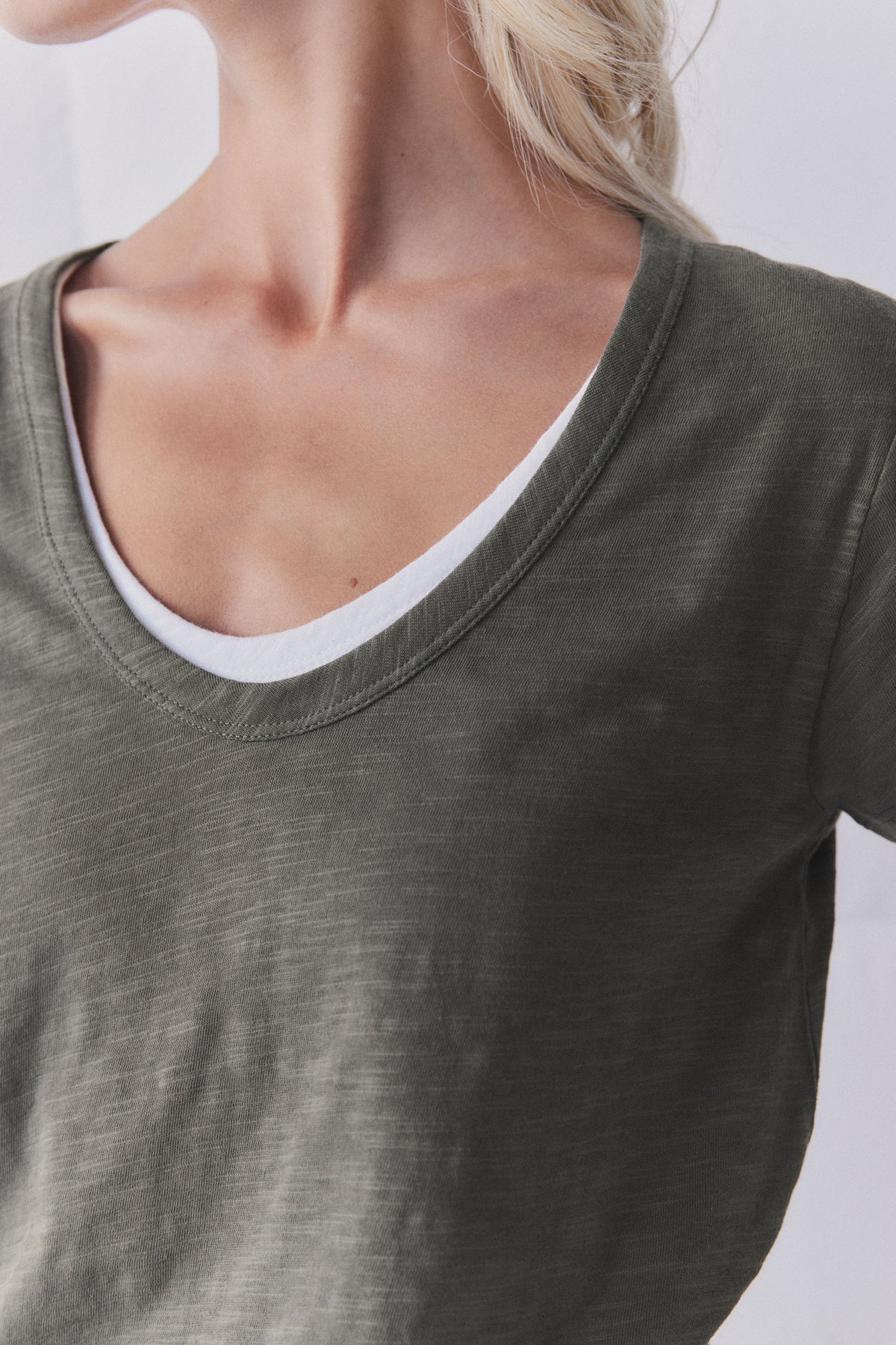 D-Luxe Scoop Neck Slub Tee