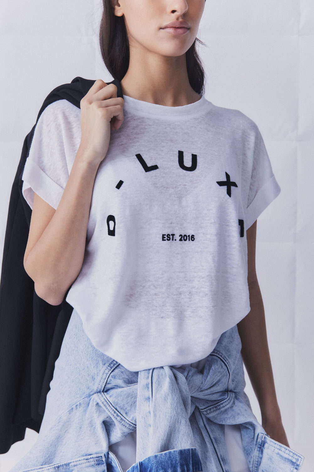D-Luxe Cuffed Linen Logo Tee