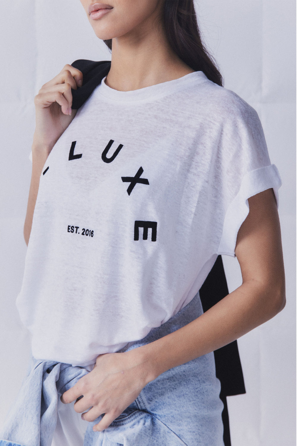 D-Luxe Cuffed Linen Logo Tee