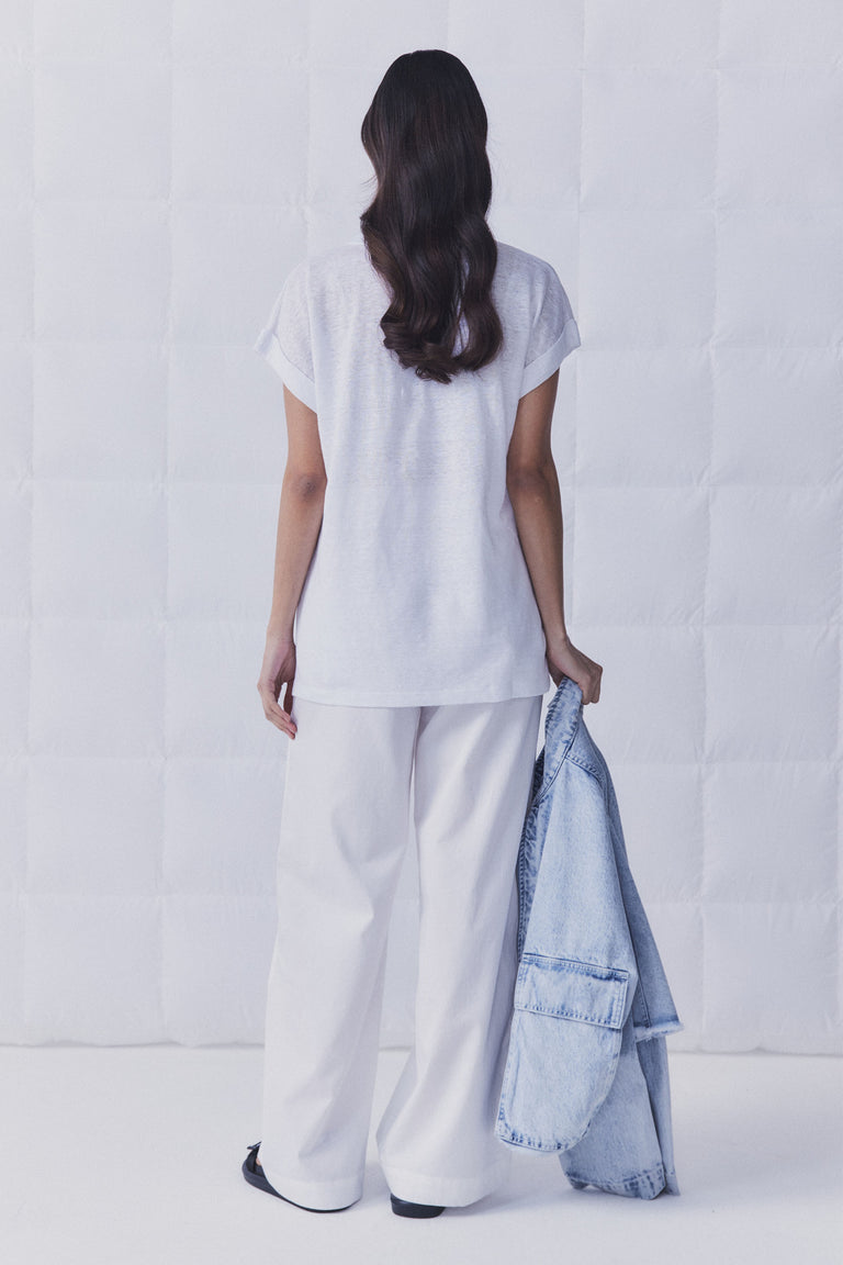 D-Luxe Cuffed Linen Logo Tee