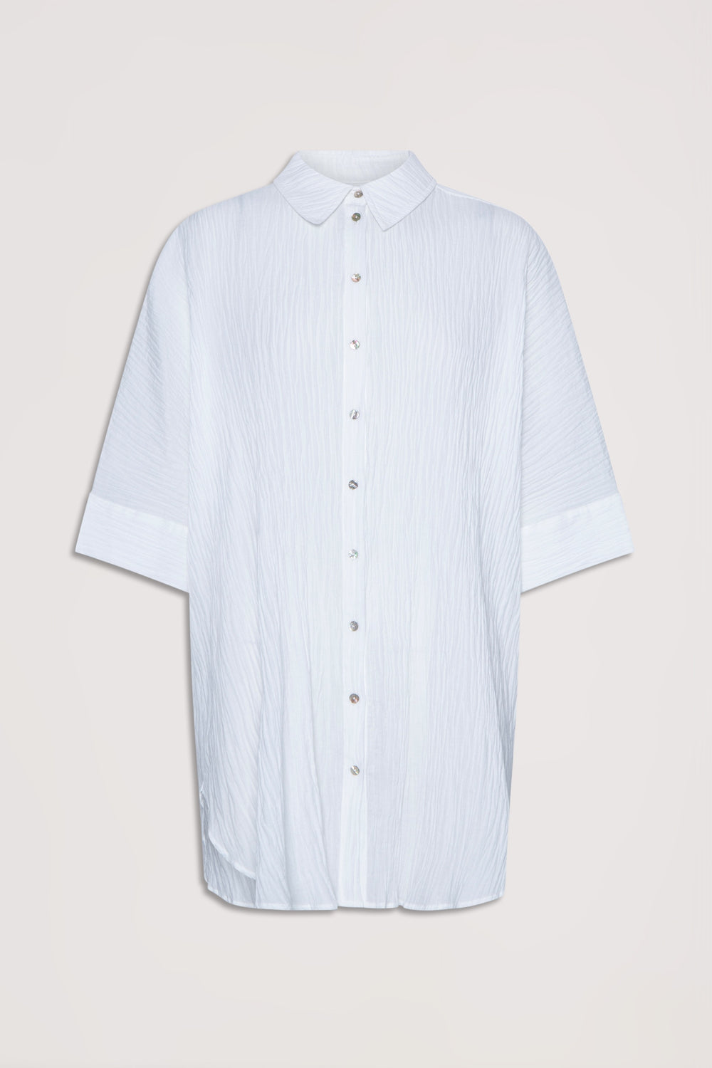 White textured button-up beach shirt with a relaxed fit and short sleeves, featuring a classic collar design