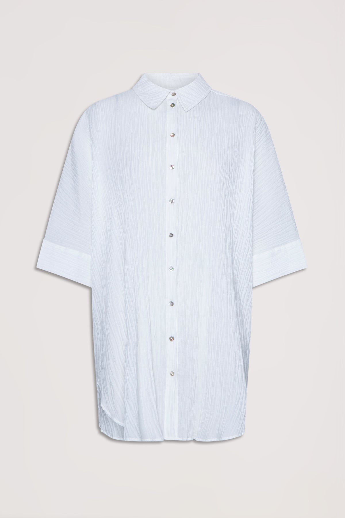 White textured button-up beach shirt with a relaxed fit and short sleeves, featuring a classic collar design