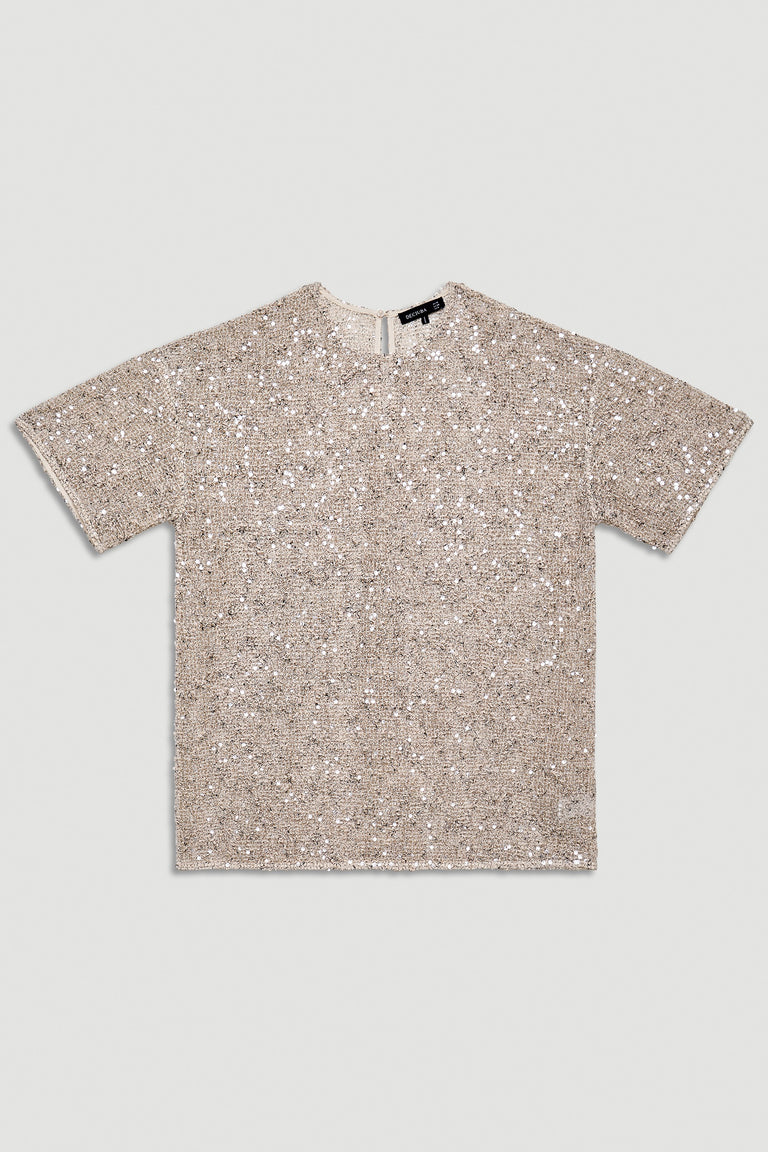 Short-sleeve top adorned with sparkling sequins for a chic and versatile statement piece.
