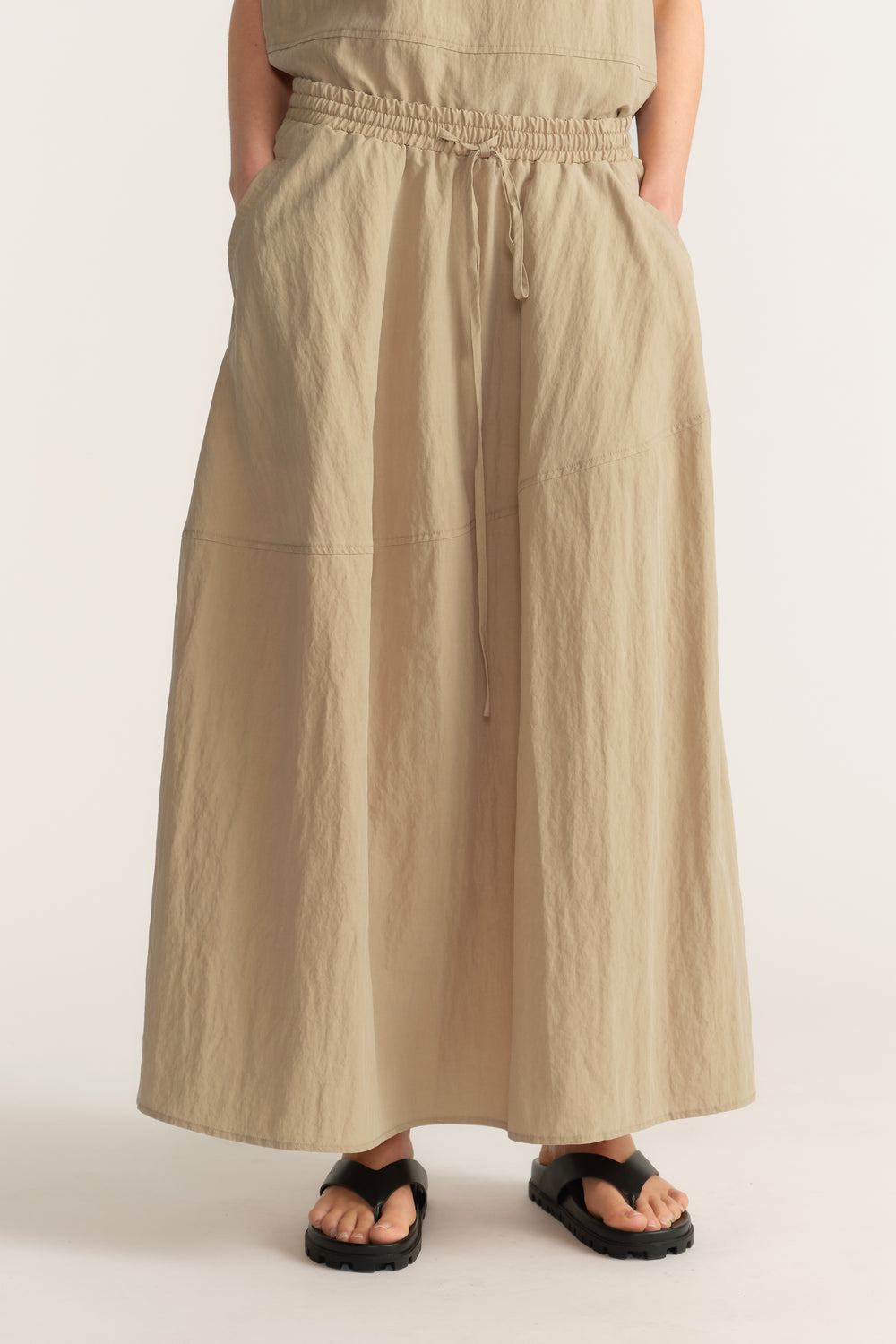 D-Luxe Seam Midi Skirt