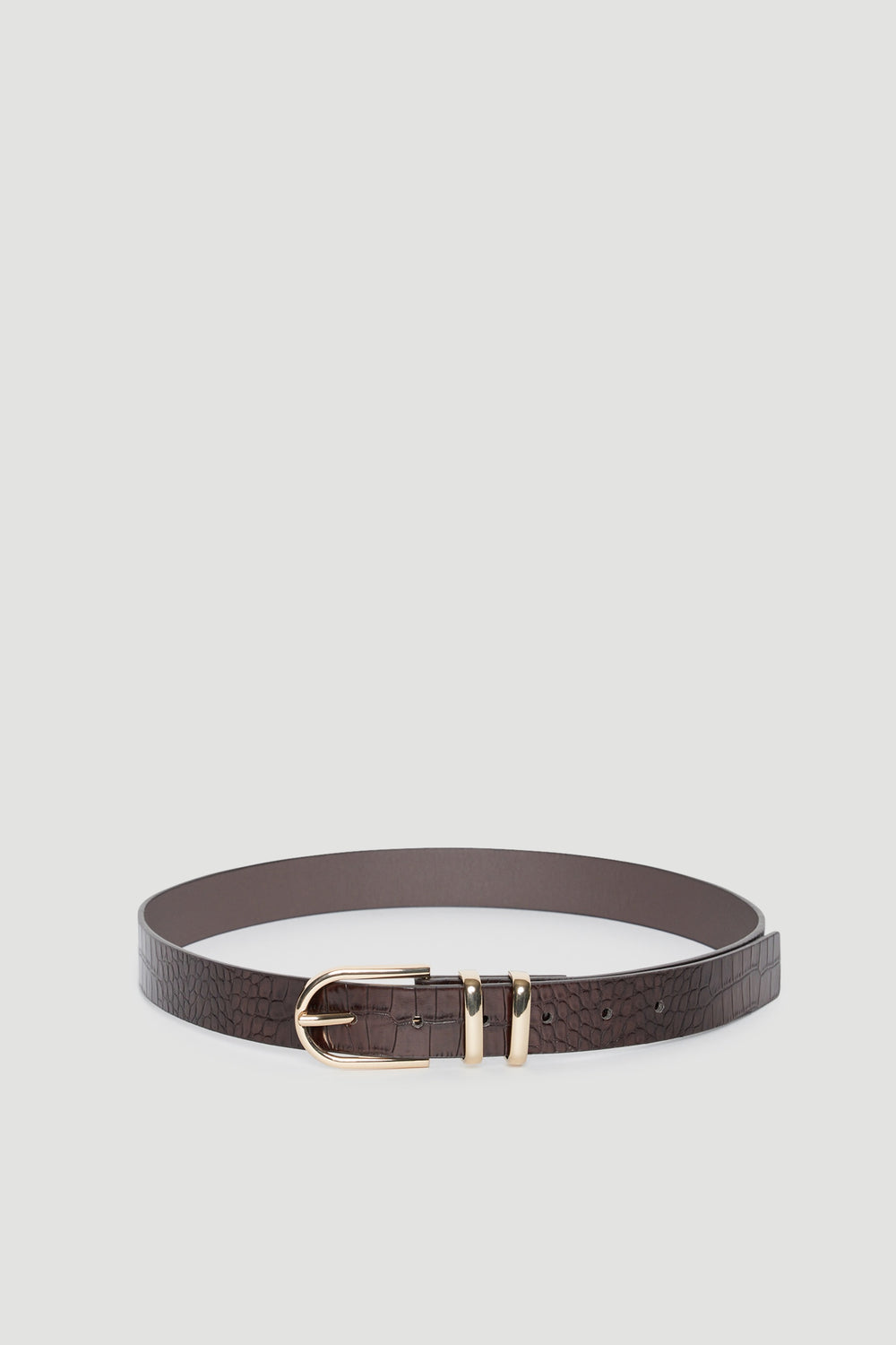 Chocolate brown croc-textured belt with gold hardware and a regular buckle closure
