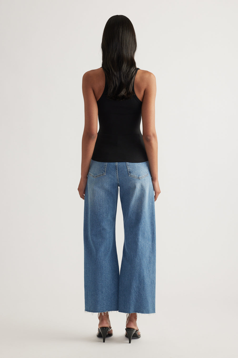 Issy Sculpt Tank