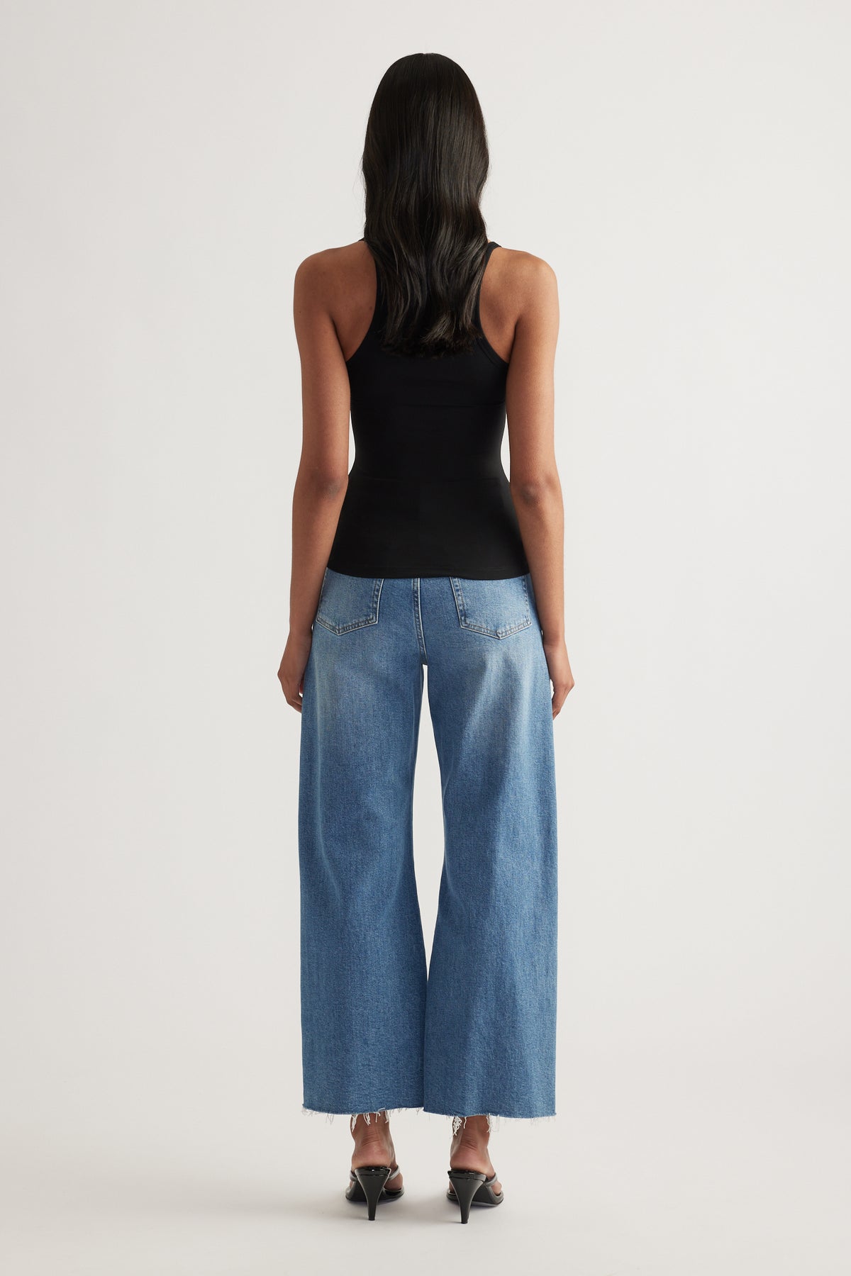 Issy Sculpt Tank