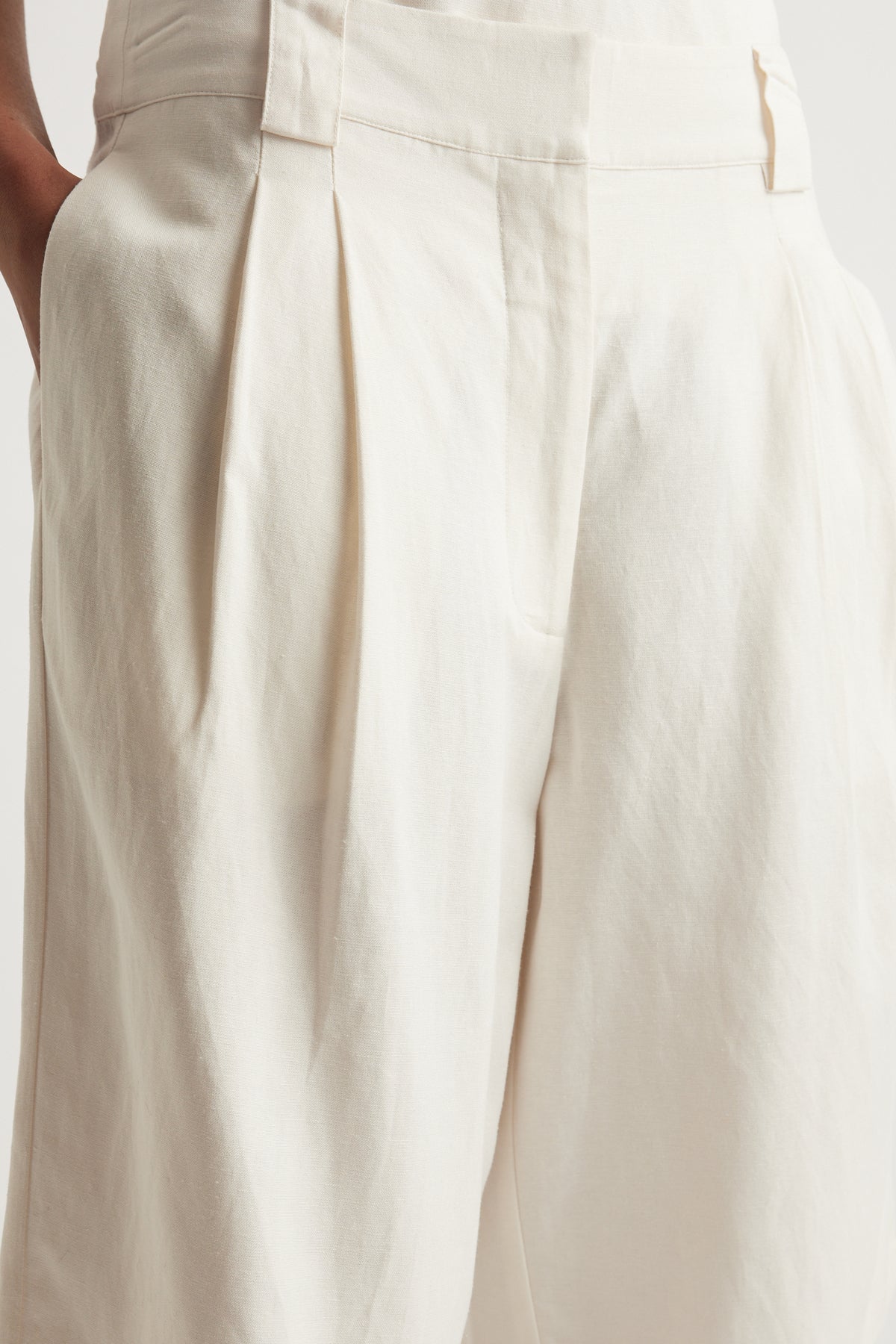 Gwen Linen Blend Shorts