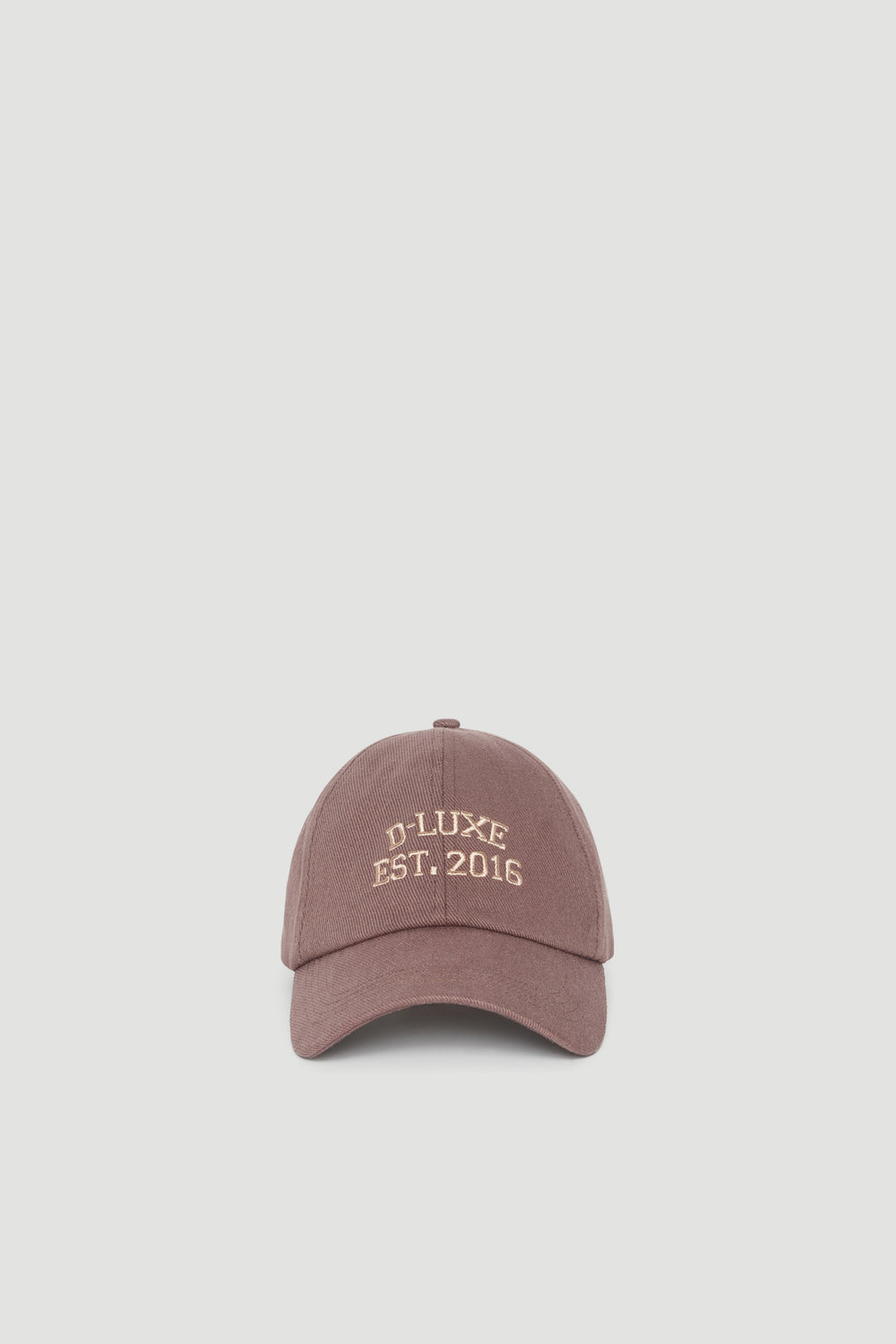 Mauve baseball cap with embroidered D-Luxe logo and curved brim