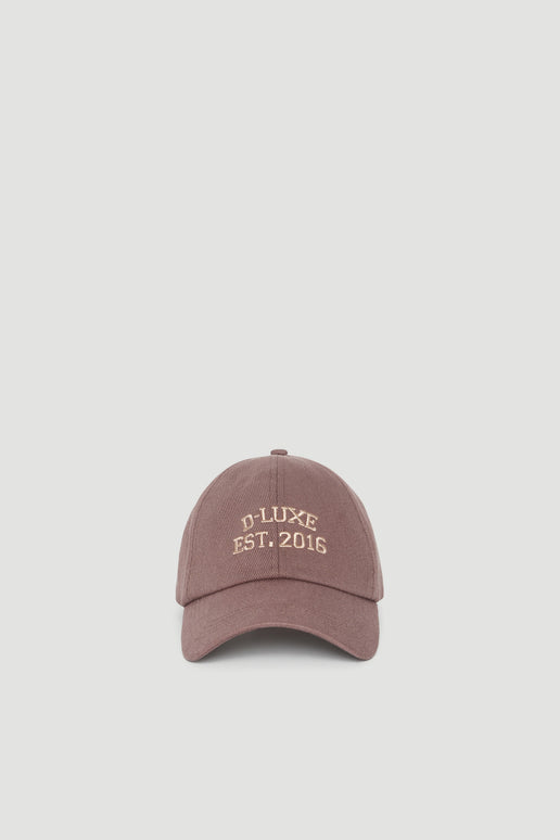 Mauve baseball cap with embroidered D-Luxe logo and curved brim