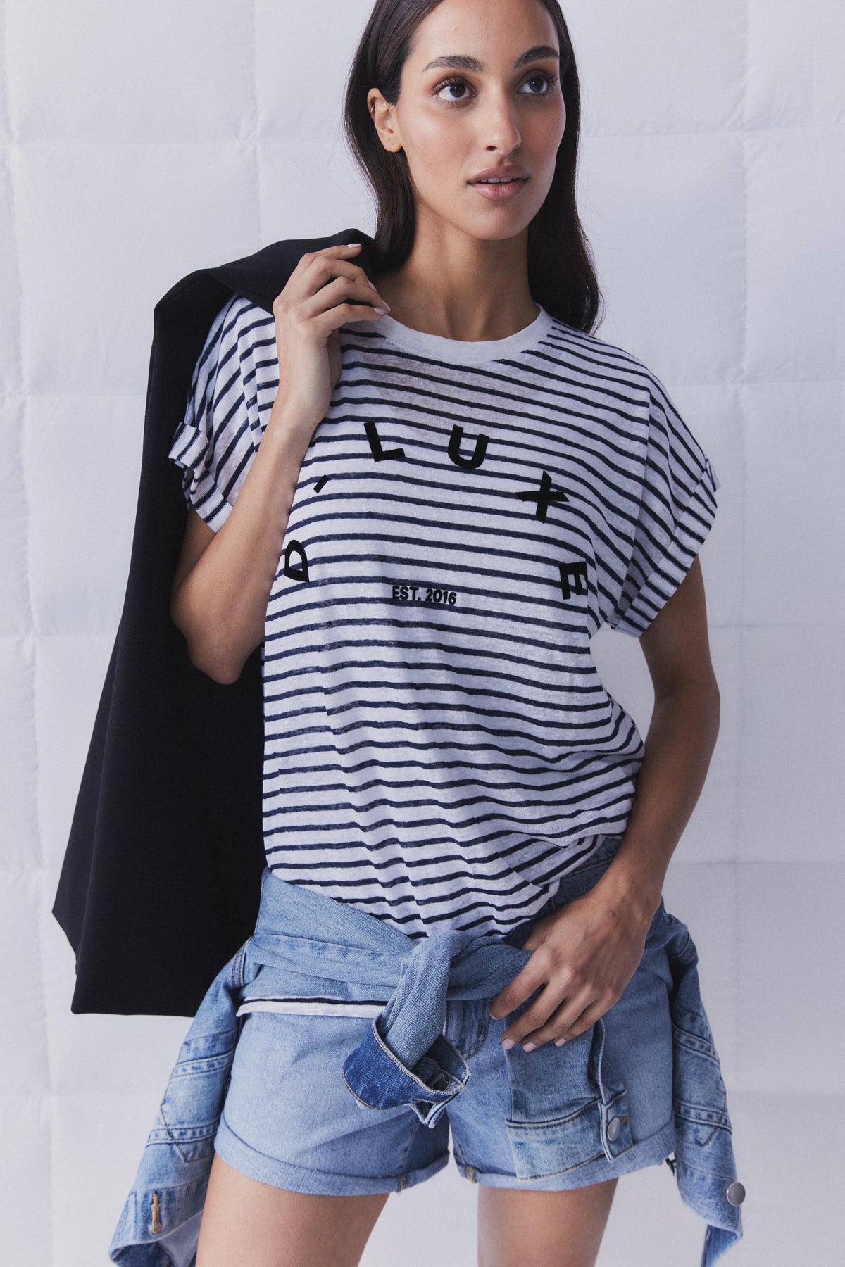 D-Luxe Cuffed Linen Logo Tee