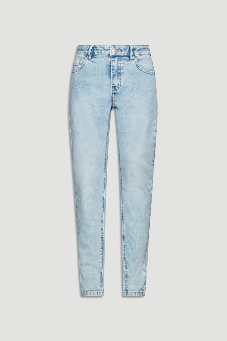 Light wash skinny jeans for girls with classic five-pocket styling and a slim, streamlined fit.
