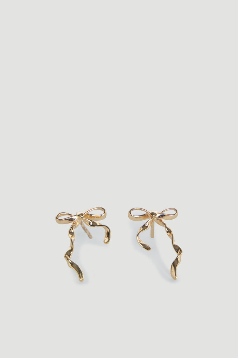 Delicate gold bow-shaped stud earrings with elegant twisting ribbon details for a charming, youthful look