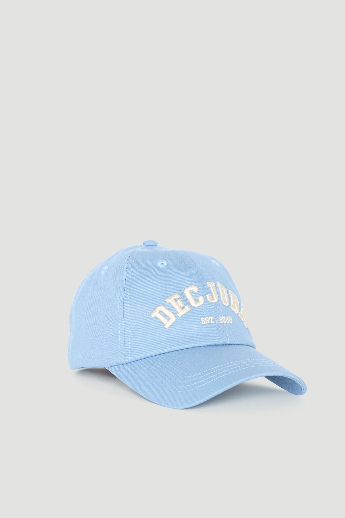 Light blue girls' varsity cap with curved brim and embroidered lettering for a casual, sporty look