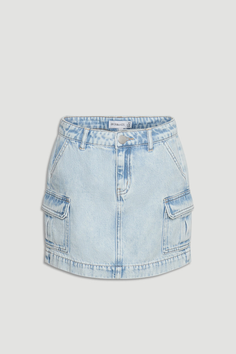 Light wash girls denim cargo skirt with button fly closure and cargo pockets